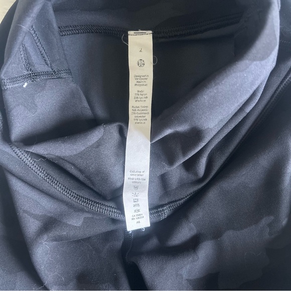 lululemon athletica Womens US2 Black Camo Biker Shorts - Picture 6 of 8